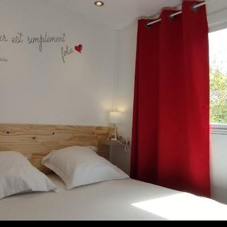 Bungalow Au Pied Du Luberon Saint-Martin-de-la-Brasque Екстер'єр фото