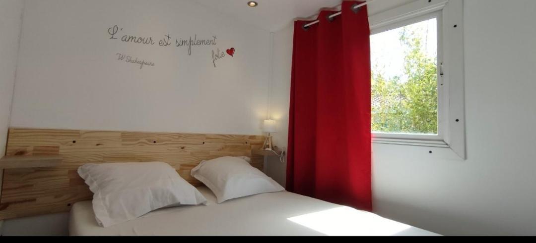 Bungalow Au Pied Du Luberon Saint-Martin-de-la-Brasque Екстер'єр фото